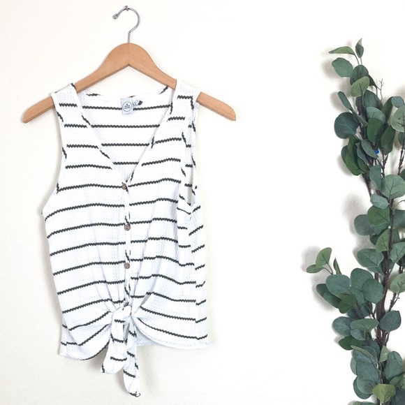 Paper Crane Tops - •Paper Crane Knit Tank Top White Size Large
